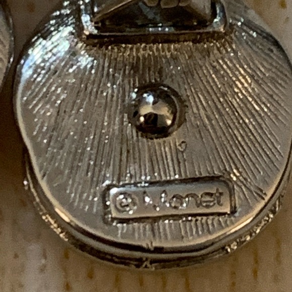 Vintage Monet Clip-on Silver tone Earrings - Picture 4 of 5